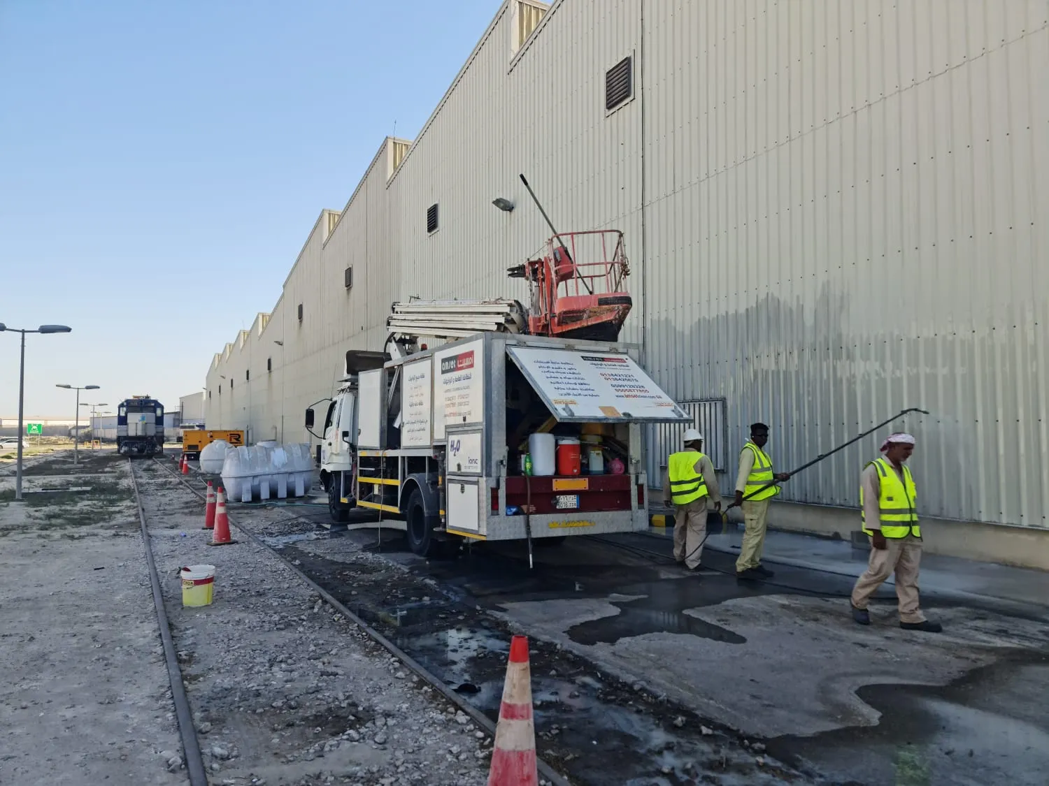 نظافة مصانع ومستودعات